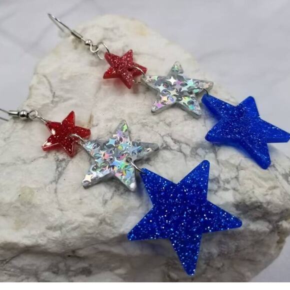 Patriotic Americana Independence Glitter 3 Star Acrylic Dangle Earrings - Picture 2 of 2